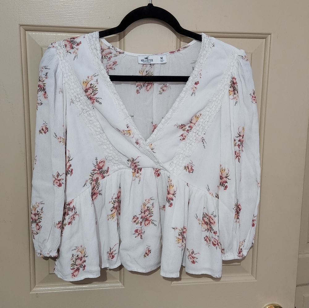 Hollister Cropped Blouse